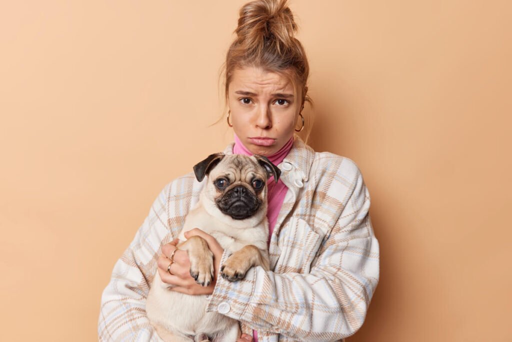 Personne triste avec un chien
